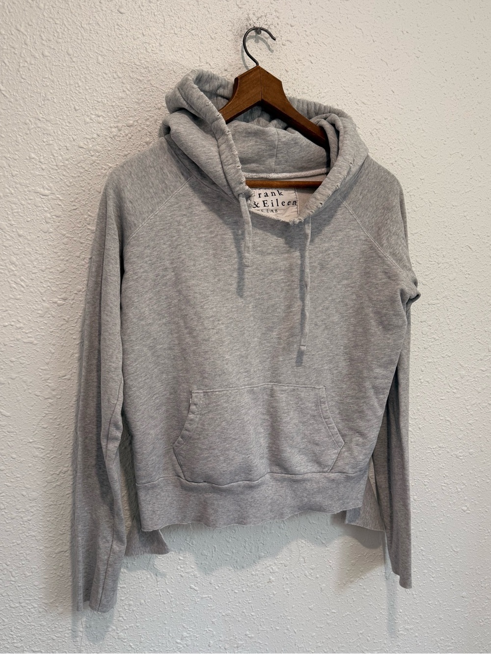 Frankie & Eileen tee lab heathered gray melange distressed hoodie sweatshirt M - Picture 4 of 7